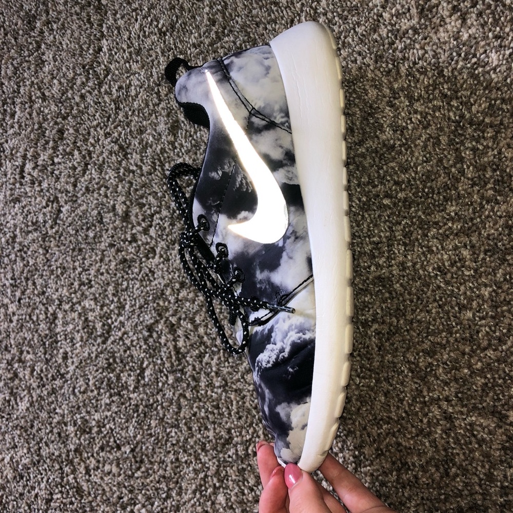 Nike Roshe Women’s Size 8 Shoes